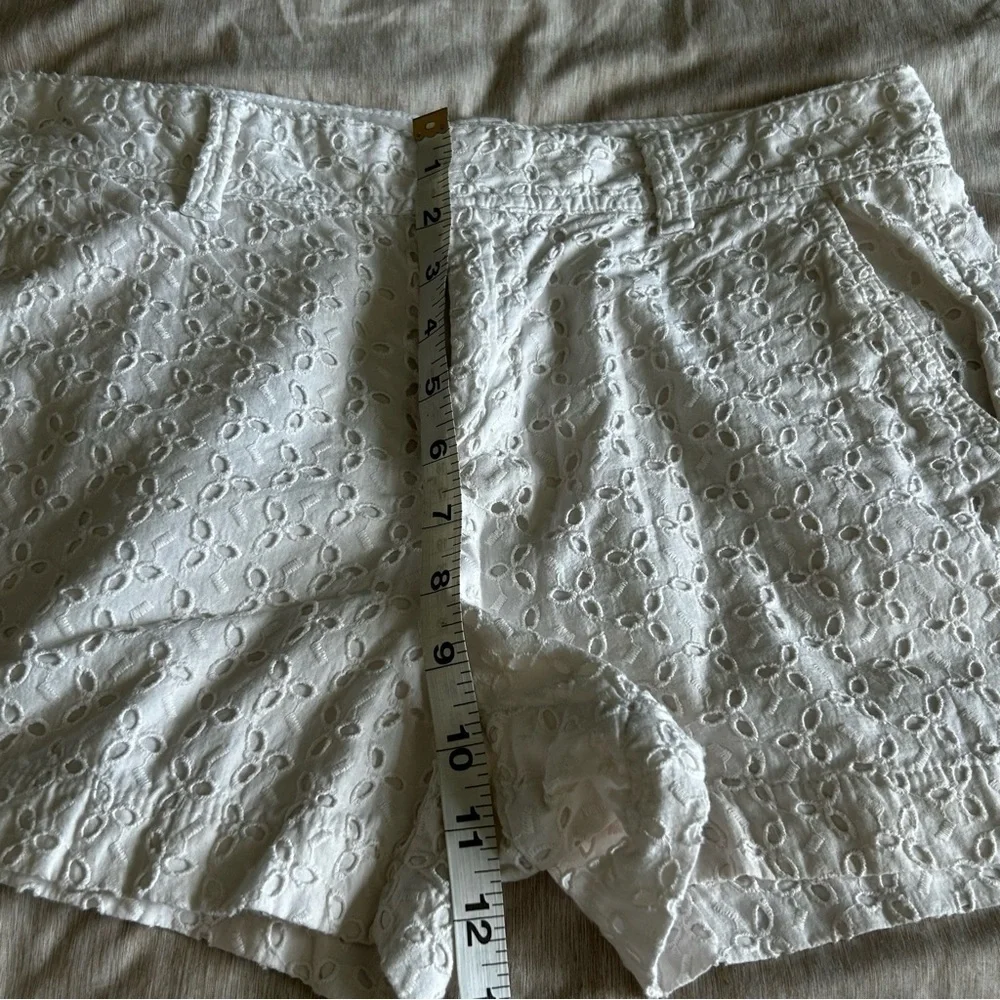 GAP white eyelet